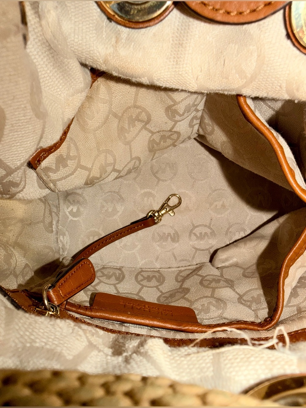 Michael Kors Marina Large Denim Drawstring Bucket Crossbody Bag w/ Branded Dusty - Picture 5 of 16